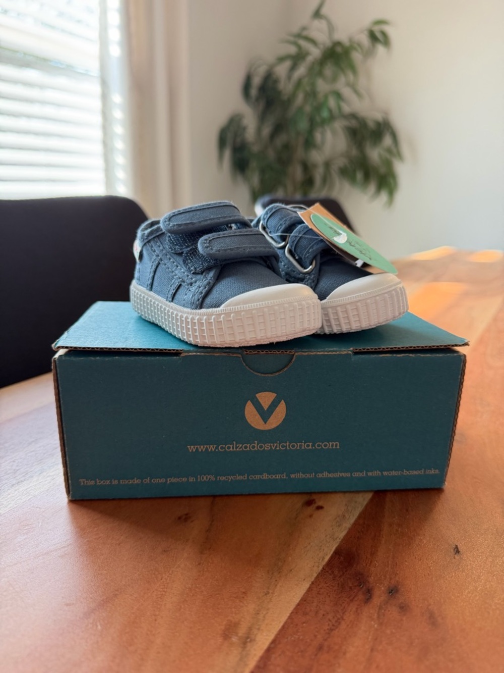 Victoria Kids Navy Canvas Velcro Sneakers